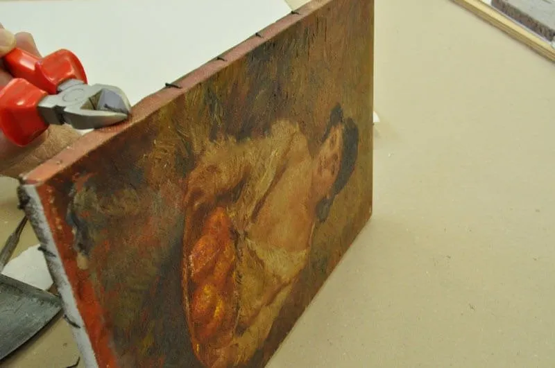Deformação da tela do quadro de Antonio Rocco