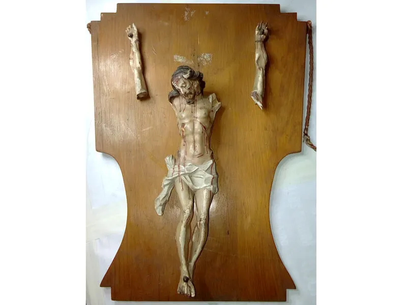 Restauro de imagem sacra em madeira policromada.