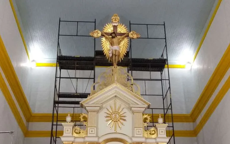 restauração-de-arte-sacra- 20 Cristo em madeira policromada da Igreja Matriz de Ubatuba antes da restauração